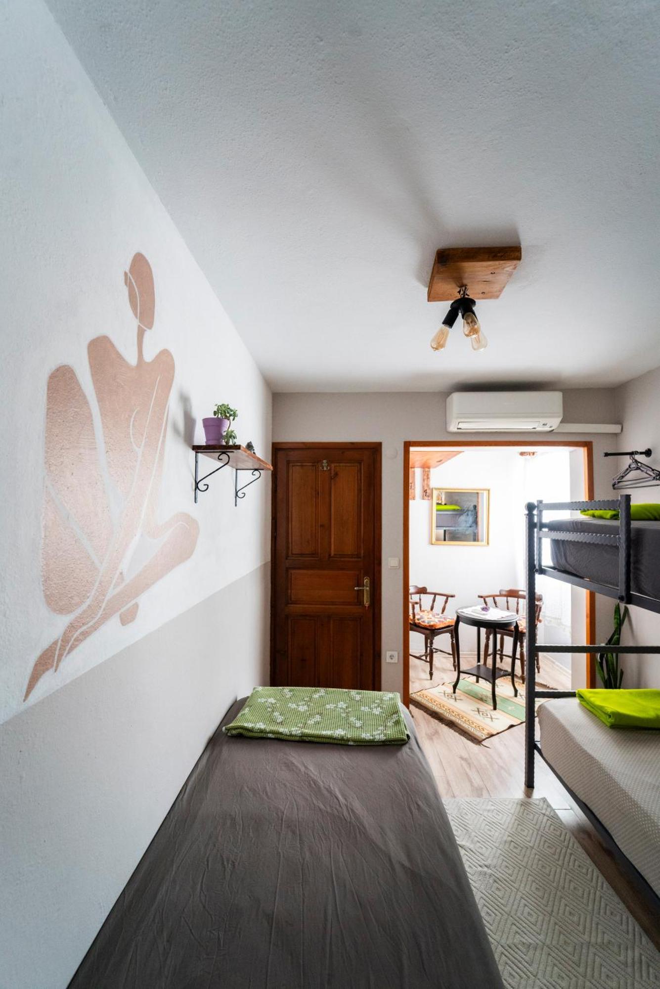 La Luna Hostel *